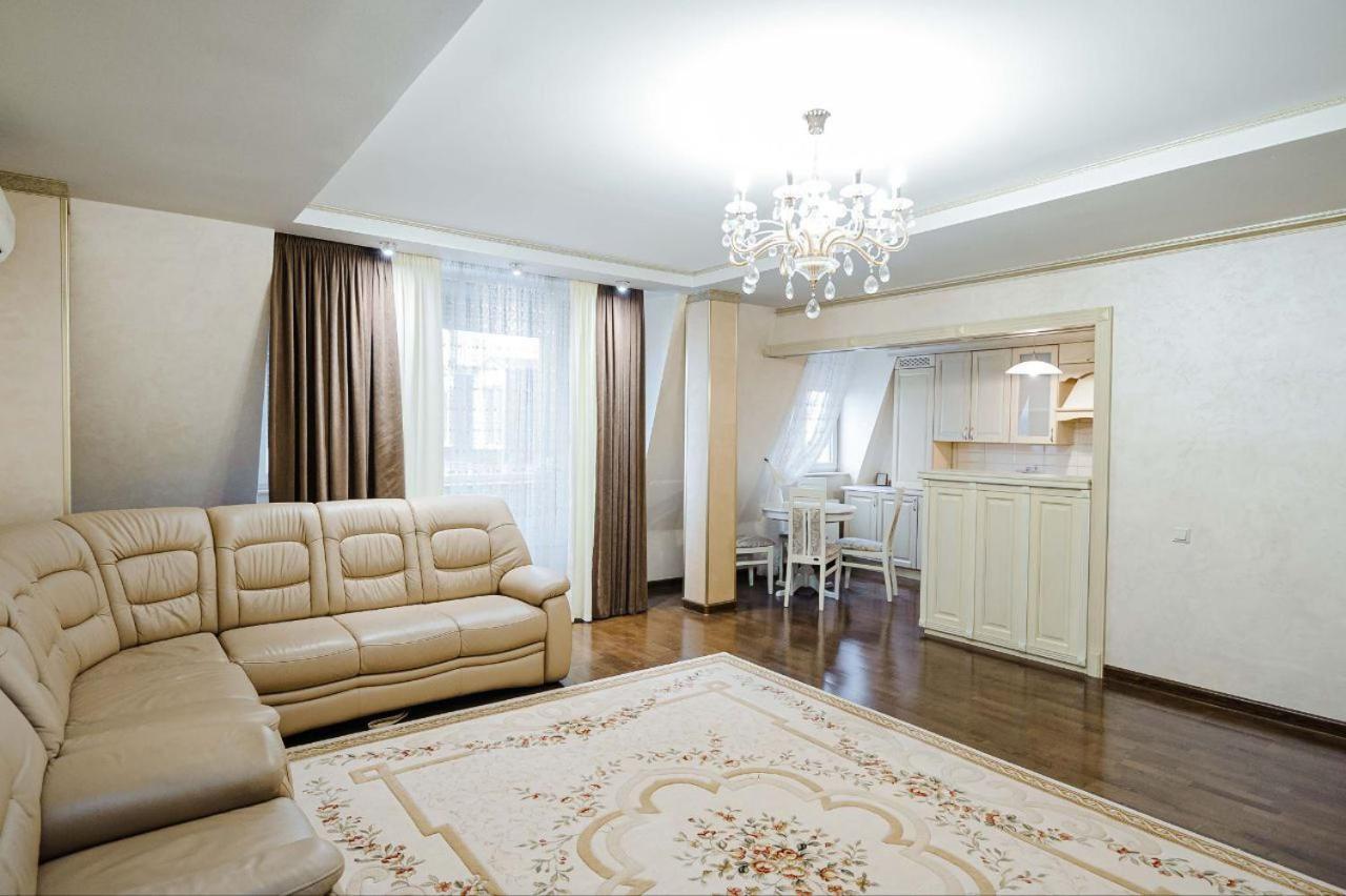 Cathedral Park And Pedestrian Zone Ultracentral Cozy Apartment In Chisinau Luaran gambar