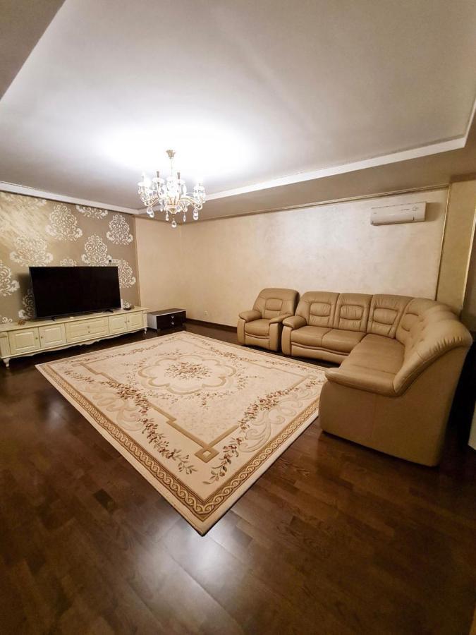 Cathedral Park And Pedestrian Zone Ultracentral Cozy Apartment In Chisinau Luaran gambar
