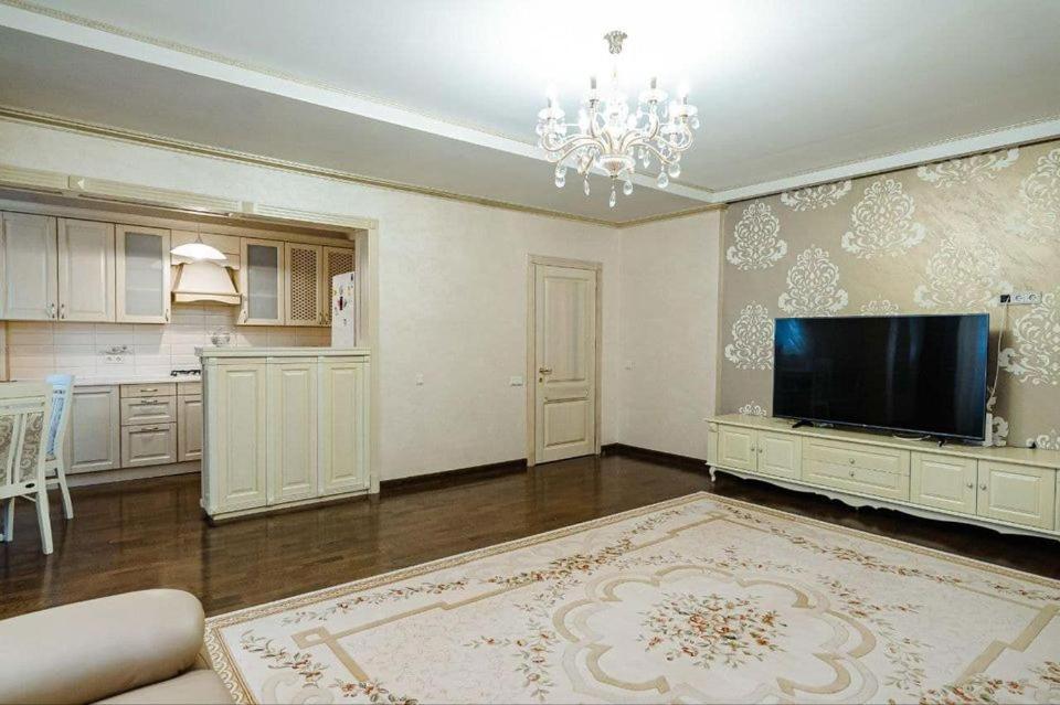 Cathedral Park And Pedestrian Zone Ultracentral Cozy Apartment In Chisinau Luaran gambar