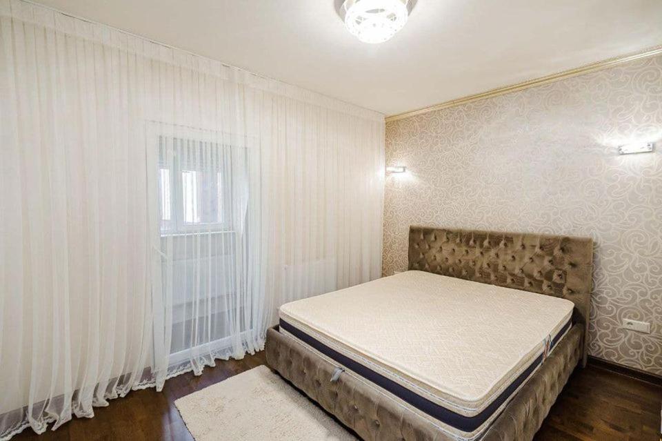 Cathedral Park And Pedestrian Zone Ultracentral Cozy Apartment In Chisinau Luaran gambar